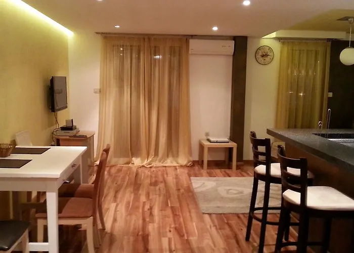 J & P Apartments